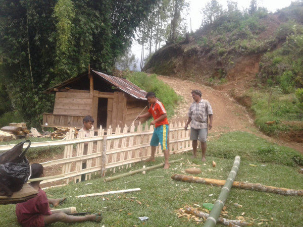 Penataan Lingkungan Kampung KB Pulu-Pulu